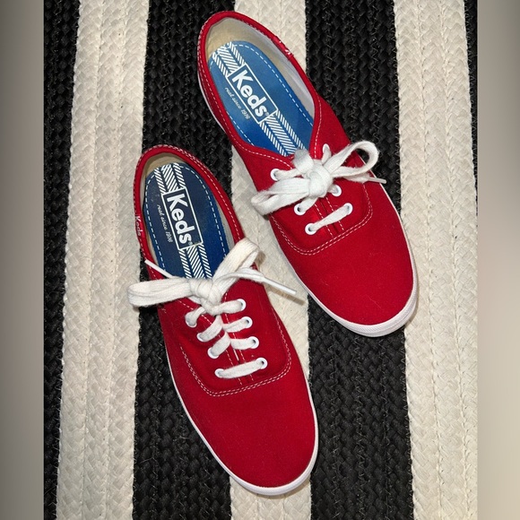 Keds - Picture 2 of 6